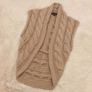 BEBE Wool Metallic Chunky Braid Sleeveless Thick